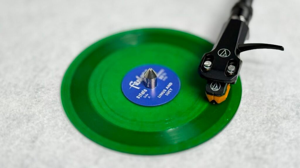 Tiny Vinyl is a new pocketable record format for the Spotify age