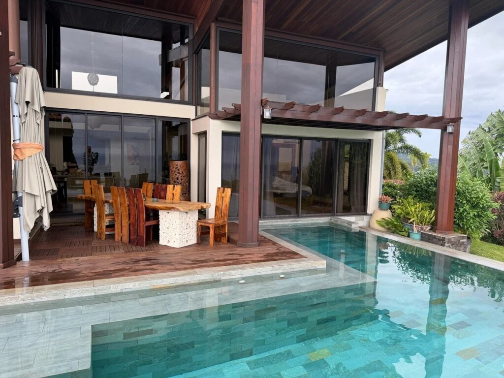 Stay in Style in Tahiti Without Paying Hotel Prices -