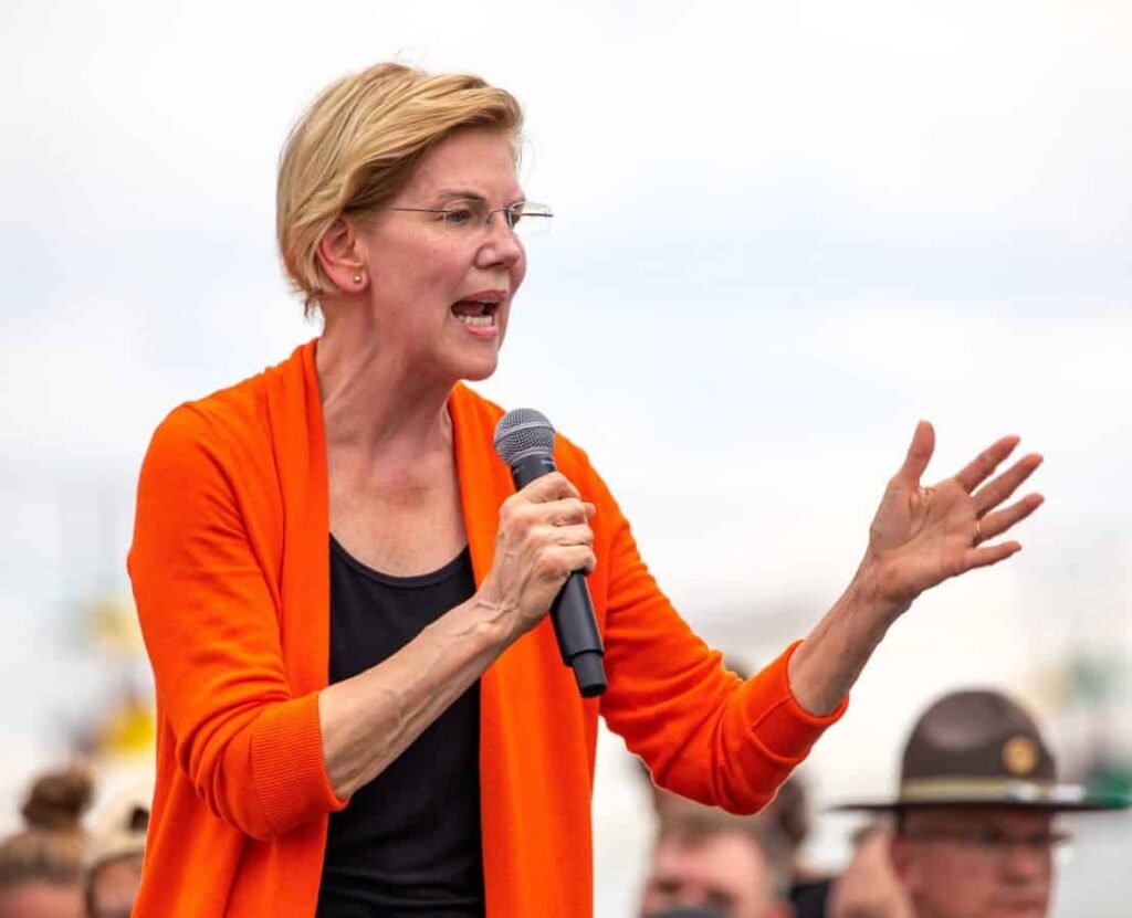 Warren Presses Fed And Bank Regulators To Enforce Trump’s 10% Credit Card Rate Cap Elizabeth Warren